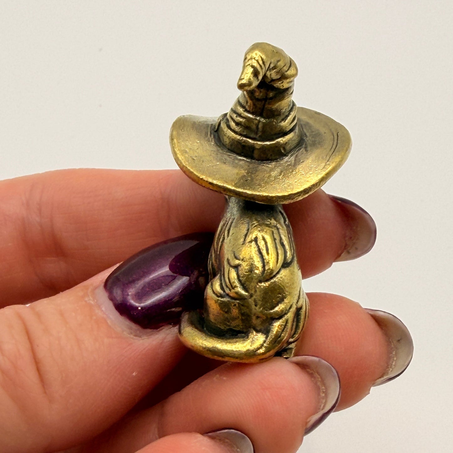 Wizard Cat Paperweight – Magical Desk Decor | Witch Hat Figurine
