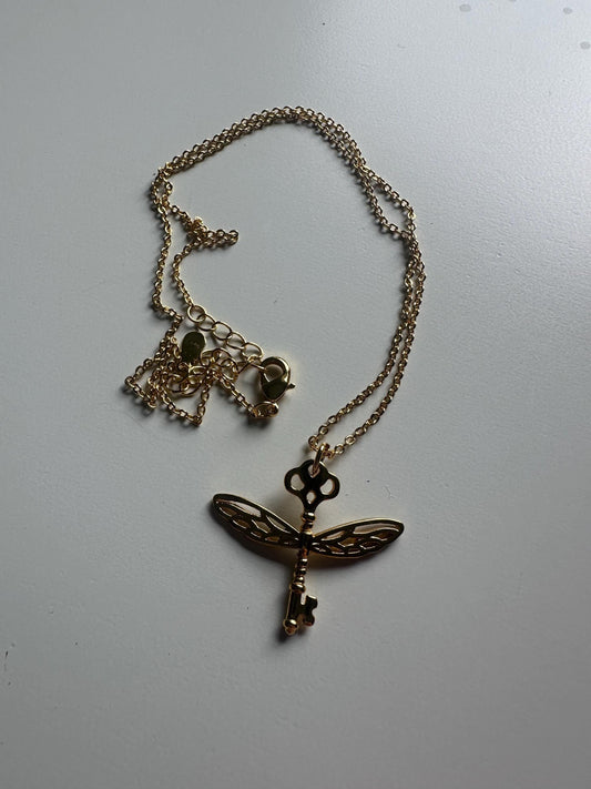 Winged/flying key necklace - gold